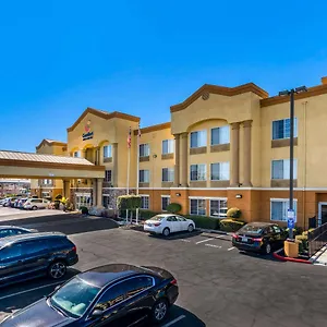 https://comfort-inn-suites-sacramento-university-area.bestsacramentohotels.com