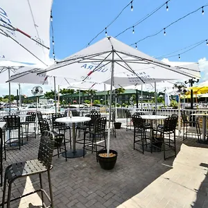 https://remodeled-huge-pool-tiki-bar-grill-quiet-room.hotelstampa.org
